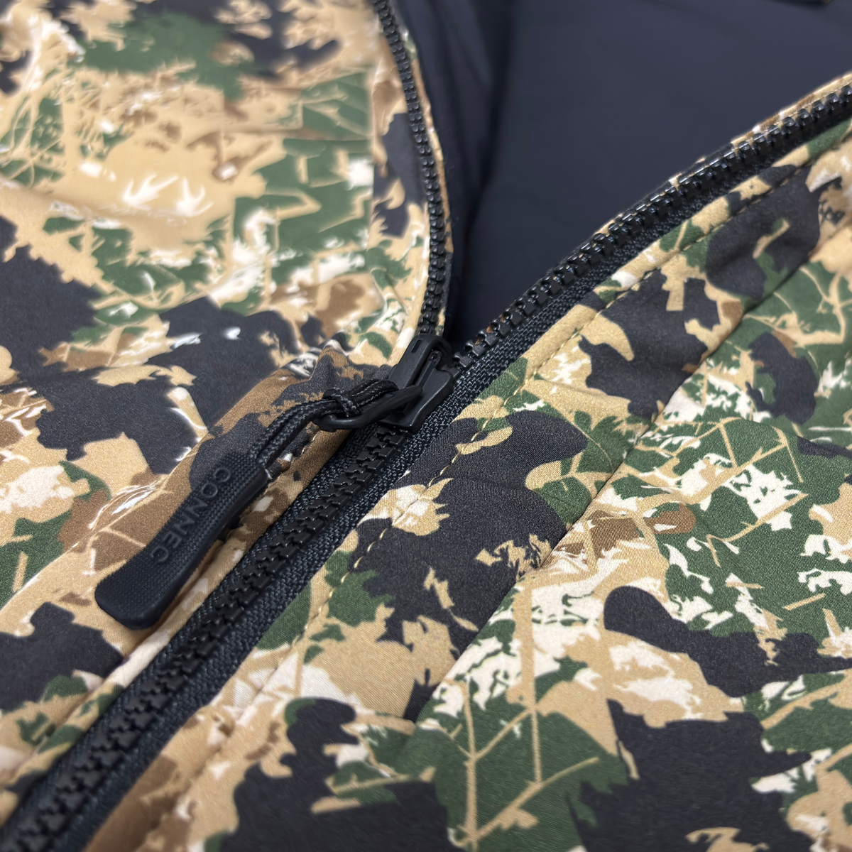 VESTE ACTIVE STRETCH CAMO ISOLÉ